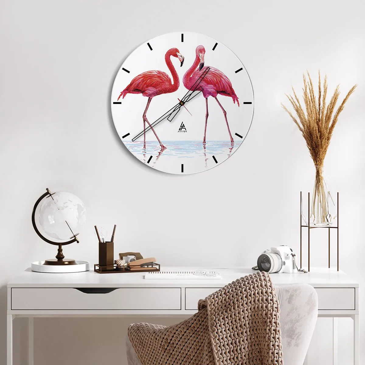 Relógio de parede - Relógio em vidro - Dois flamingos cor-de-rosa parados na água - 30x30cm - Rosa randez-vous - Decoração de parede moderna para a sala de estar, cozinha e quarto ARTTOR