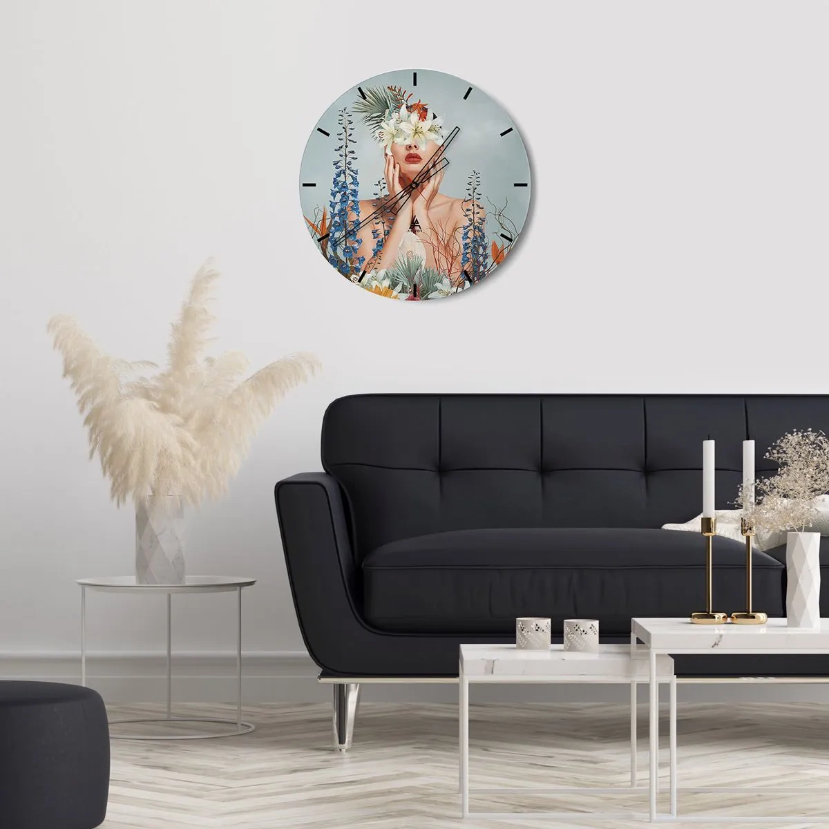 Relógio de parede - Relógio em vidro - Uma mulher com um buquê de flores exóticas cobrindo os olhos. - 30x30cm - Mulher – flor - Decoração de parede moderna para a sala de estar, cozinha e quarto ARTTOR