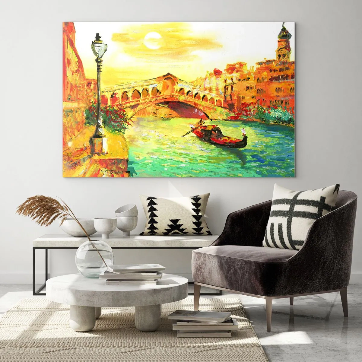 Quadro em vidro - Canal com gôndola e ponte sob os raios do sol poente - 70x50cm - Romaria dos amantes - Decoração de parede moderna para a sala de estar e quarto ARTTOR
