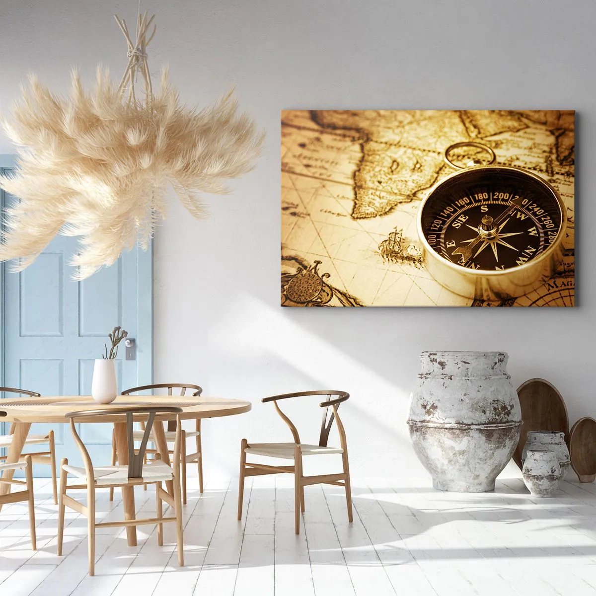 Quadro em tela - Uma bússola antiga contra o fundo de um antigo mapa-múndi - 70x50cm - Oriente ou Ocidente? - Decoração de parede moderna para a sala de estar e quarto ARTTOR