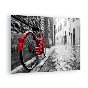 Quadro em vidro - Uma bicicleta vermelha em uma rua de paralelepípedos com um fundo monocromático. - 70x50cm - A verdadeira beleza não envelhece - Decoração de parede moderna para a sala de estar e quarto ARTTOR