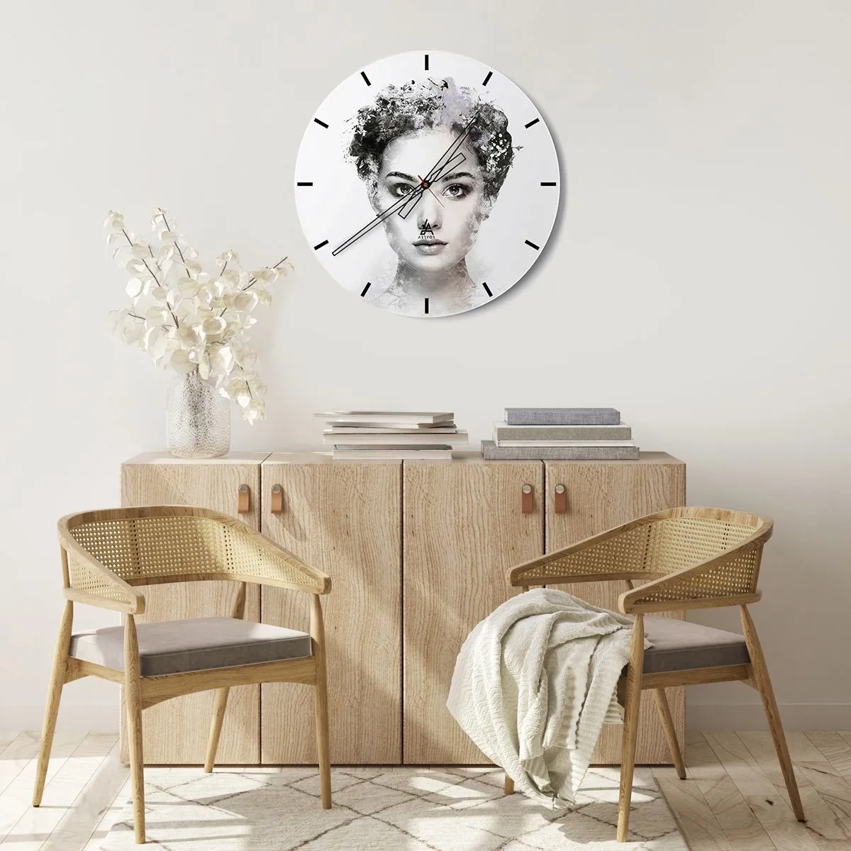 Relógio de parede - Relógio em vidro - Retrato artístico de uma mulher com efeitos de desfoque e textura - 30x30cm - Um retrato extremamente elegante - Decoração de parede moderna para a sala de estar, cozinha e quarto ARTTOR