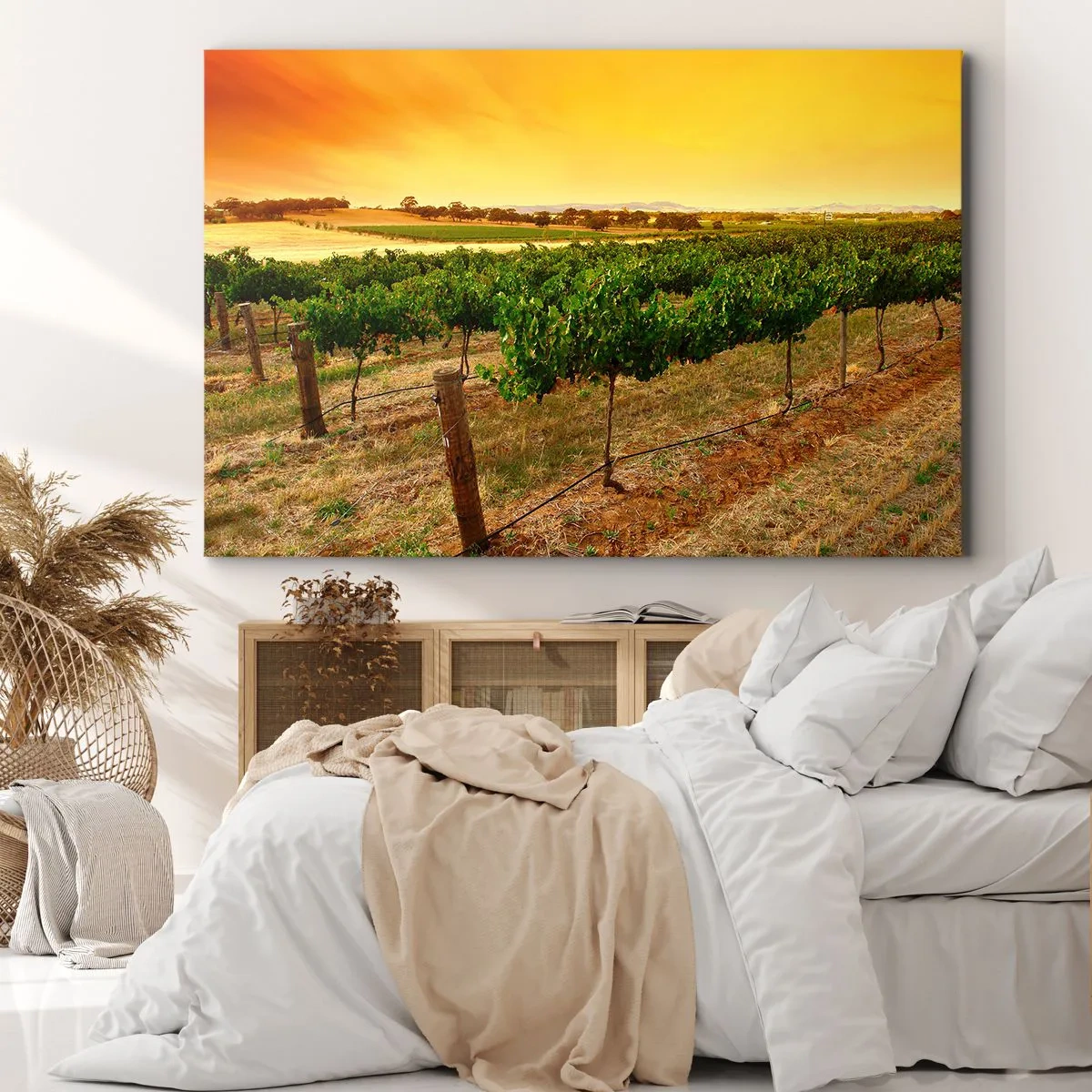 Quadro em tela - Videiras em uma plantação ao pôr do sol dourado - 70x50cm - Sede de sol - Decoração de parede moderna para a sala de estar e quarto ARTTOR
