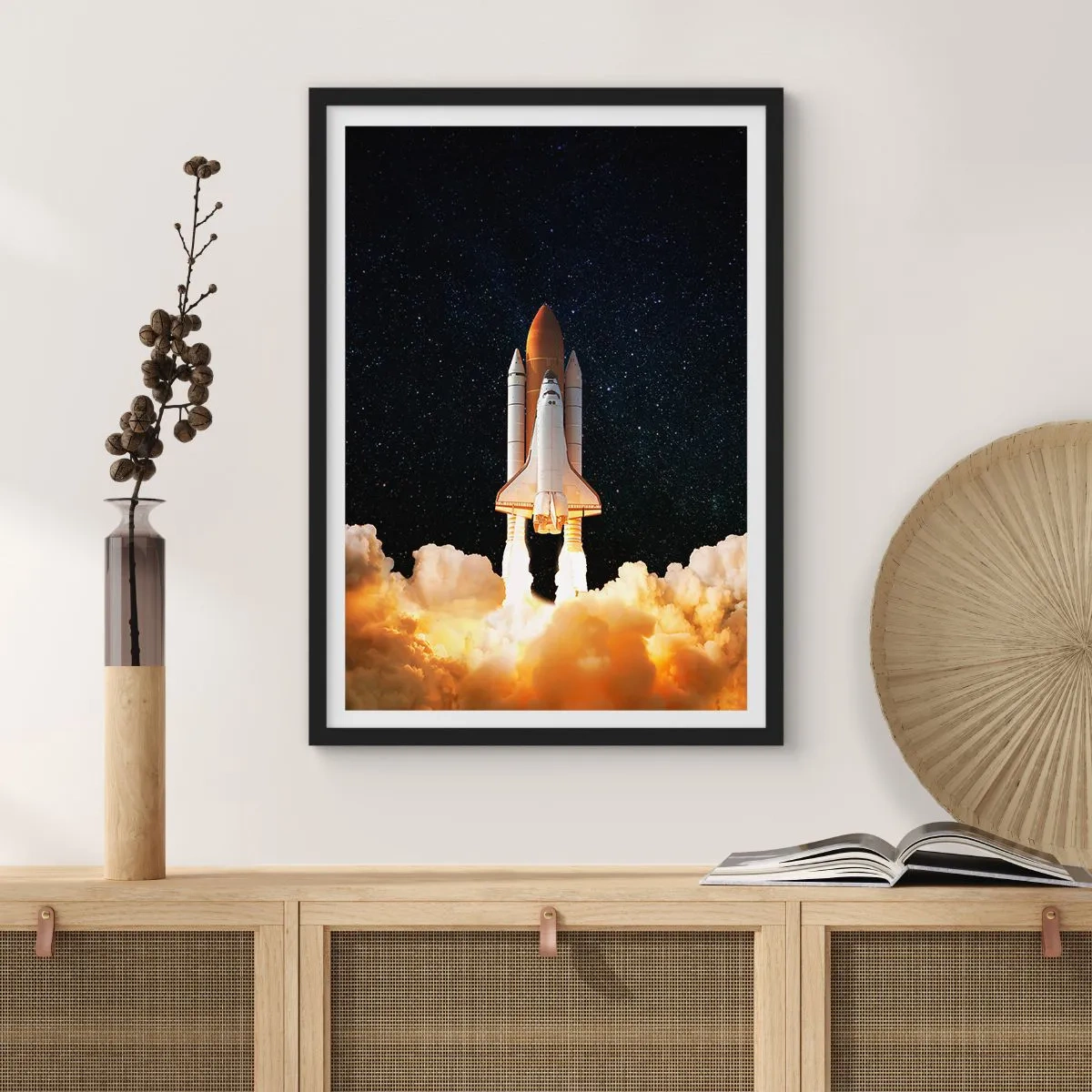 Pôster com moldura preta - Um ônibus espacial decolando contra um céu estrelado - 50x70cm - Ad astra! - Decoração de parede moderna para a sala de estar e quarto ARTTOR