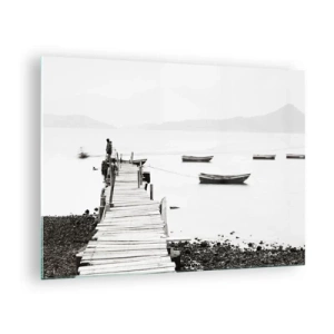 Quadro em vidro - Vista em preto e branco de um píer de madeira sobre um lago - 70x50cm - Sobre água calma e límpida - Decoração de parede moderna para a sala de estar e quarto ARTTOR