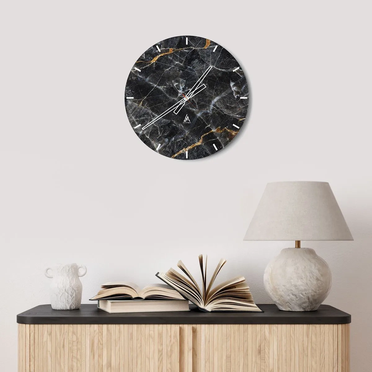 Relógio de parede - Relógio em vidro - Estrutura em mármore preto com veios claros e dourados - 30x30cm - A vida interior da pedra - Decoração de parede moderna para a sala de estar, cozinha e quarto ARTTOR