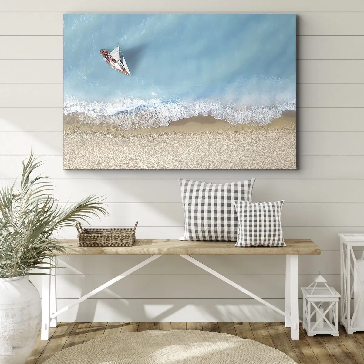 Quadro em tela - Uma vista aérea de um barco na praia - 70x50cm - No limite do azul e do ouro - Decoração de parede moderna para a sala de estar e quarto ARTTOR