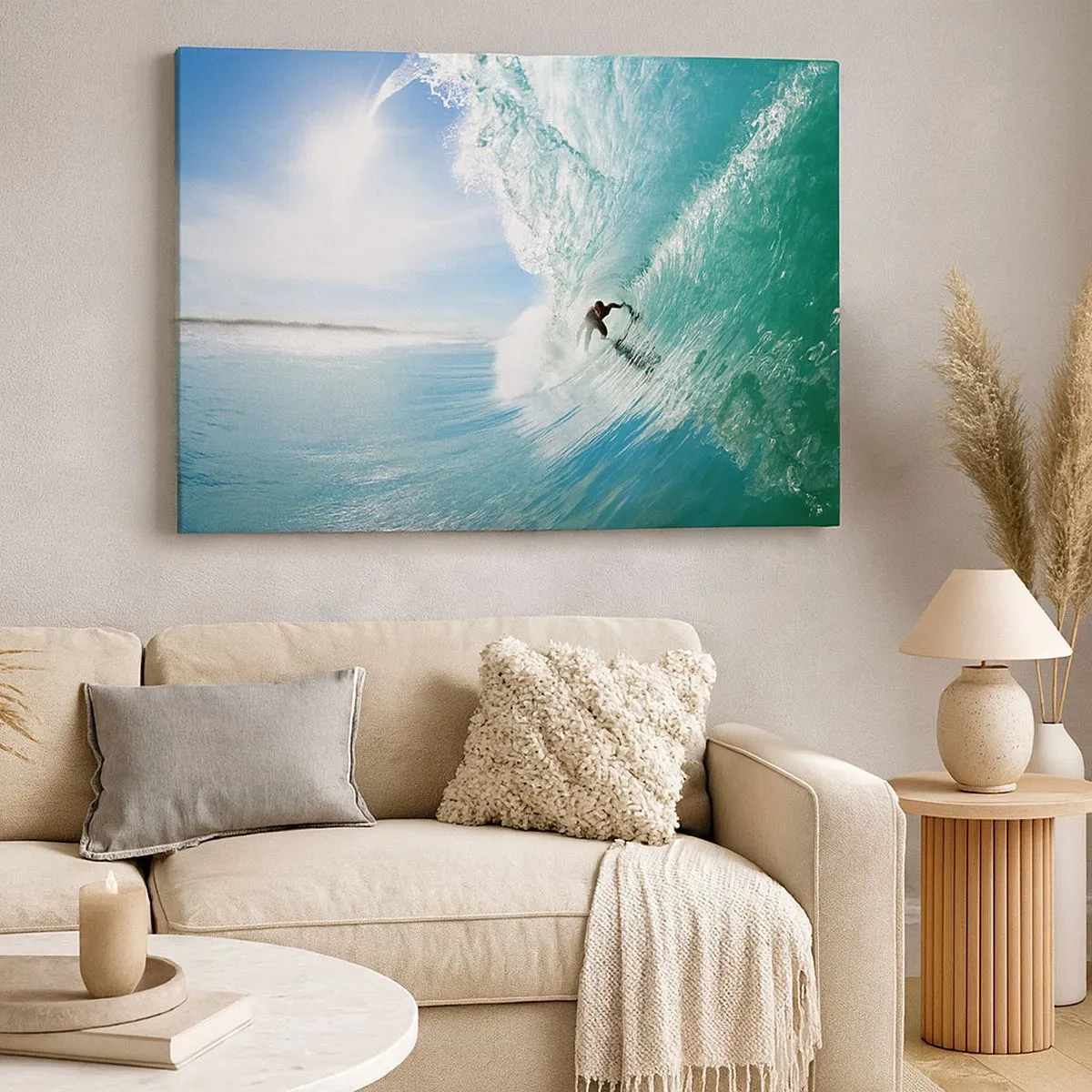 Quadro em tela - Um surfista pegando uma onda sob o sol contra um céu azul - 70x50cm - Na crista da onda - Decoração de parede moderna para a sala de estar e quarto ARTTOR