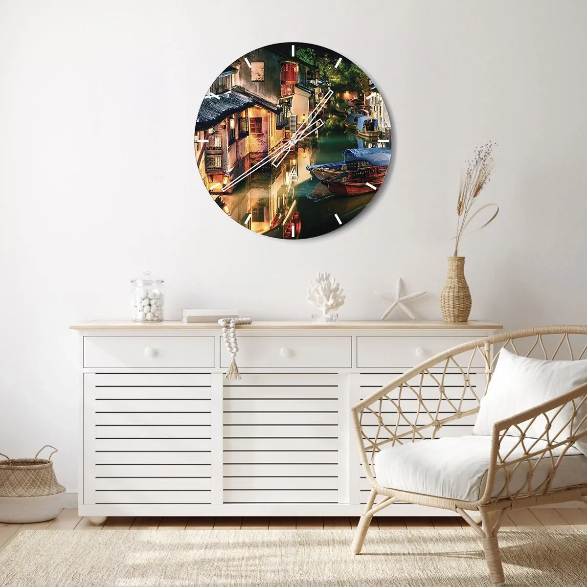 Relógio de parede - Relógio em vidro - Canal atmosférico com barcos e arquitetura chinesa à noite - 30x30cm - Uma noite em uma rua chinesa - Decoração de parede moderna para a sala de estar, cozinha e quarto ARTTOR