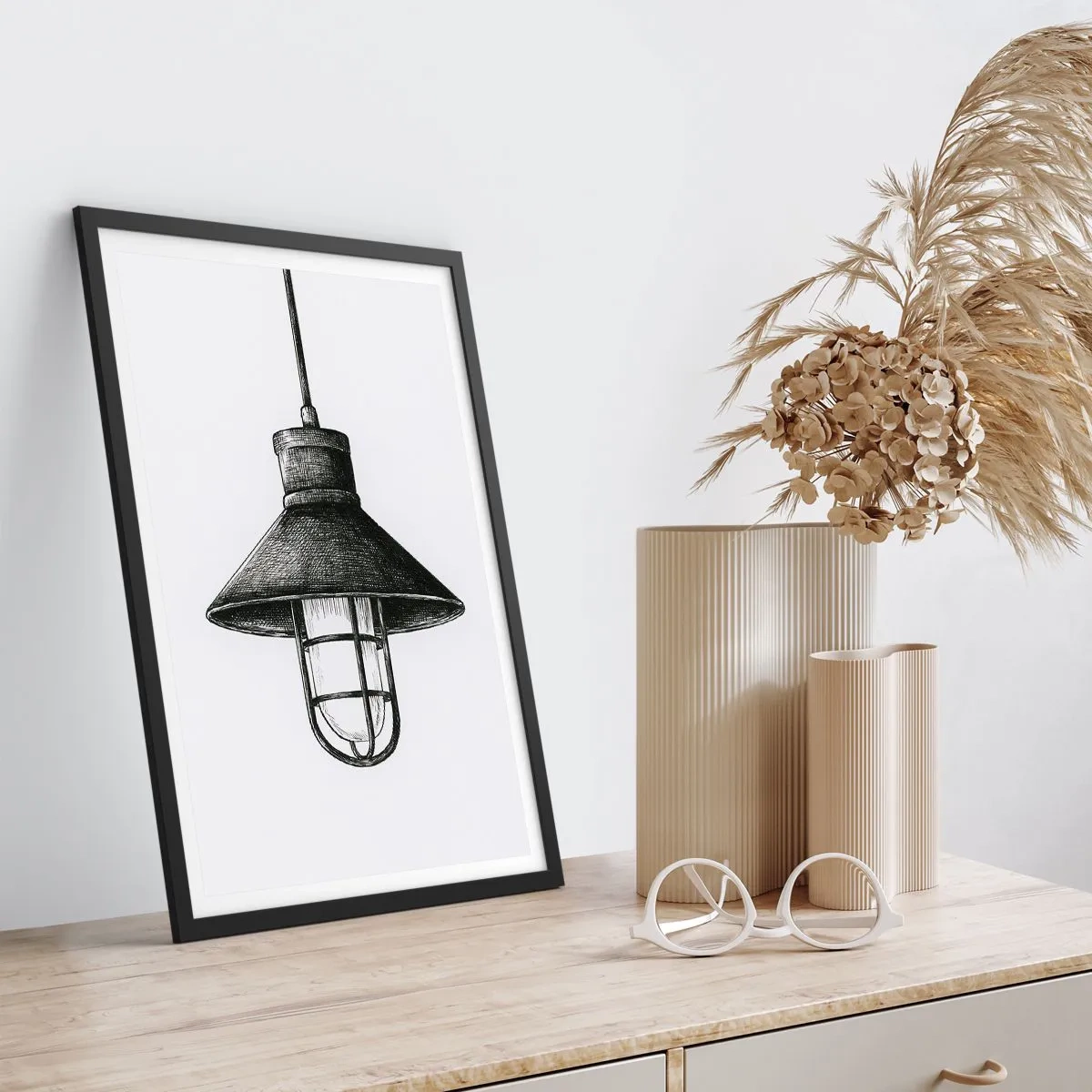 Pôster com moldura preta - Esboço de uma luminária pendente industrial - 50x70cm - Como antigamente… - Decoração de parede moderna para a sala de estar e quarto ARTTOR