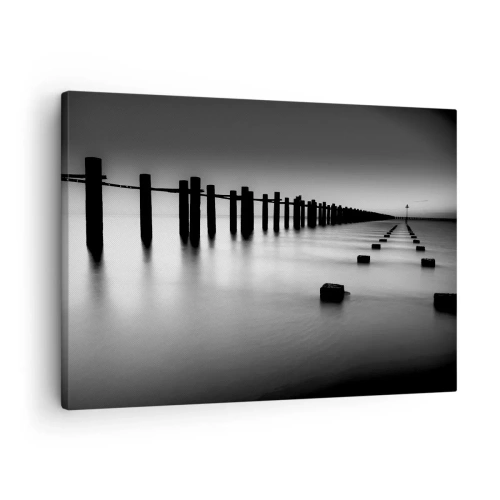 Quadro em tela - Postes de madeira e blocos de concreto submersos em água em tons de preto e branco - 70x50cm - O cinza no nevoeiro - Decoração de parede moderna para a sala de estar e quarto ARTTOR