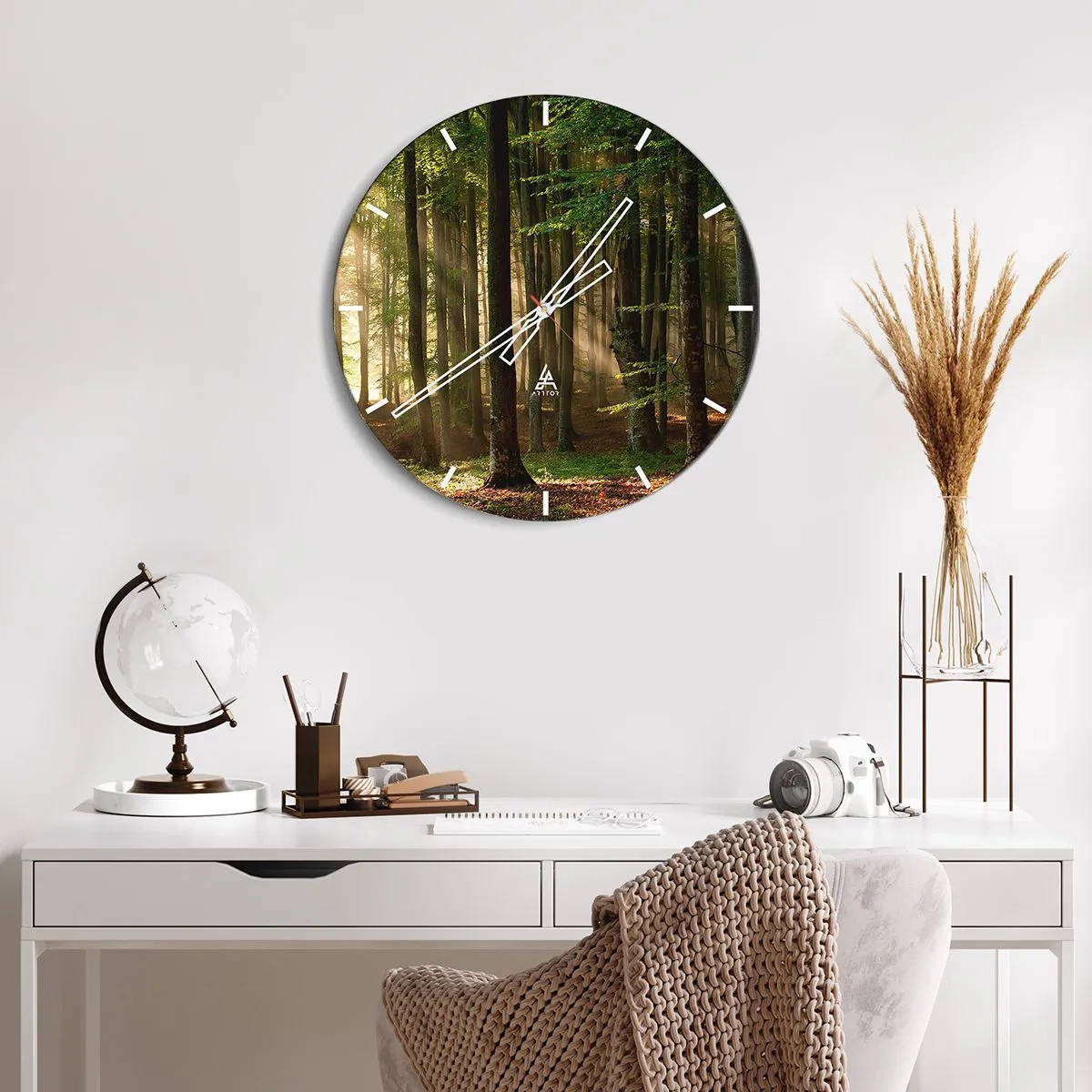 Relógio de parede - Relógio em vidro - Raios de sol brilhando através das árvores da floresta - 30x30cm - Radiante em uma manhã de primavera - Decoração de parede moderna para a sala de estar, cozinha e quarto ARTTOR