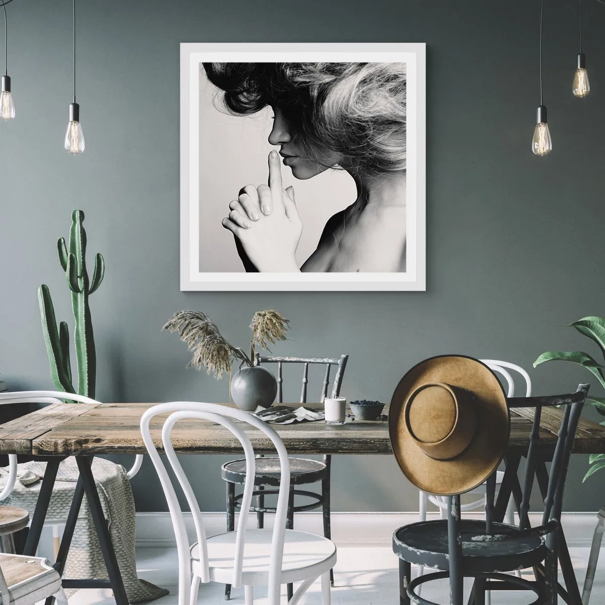 Pôster em moldura branca - Ouvindo-se a si própria - 60x60 cm