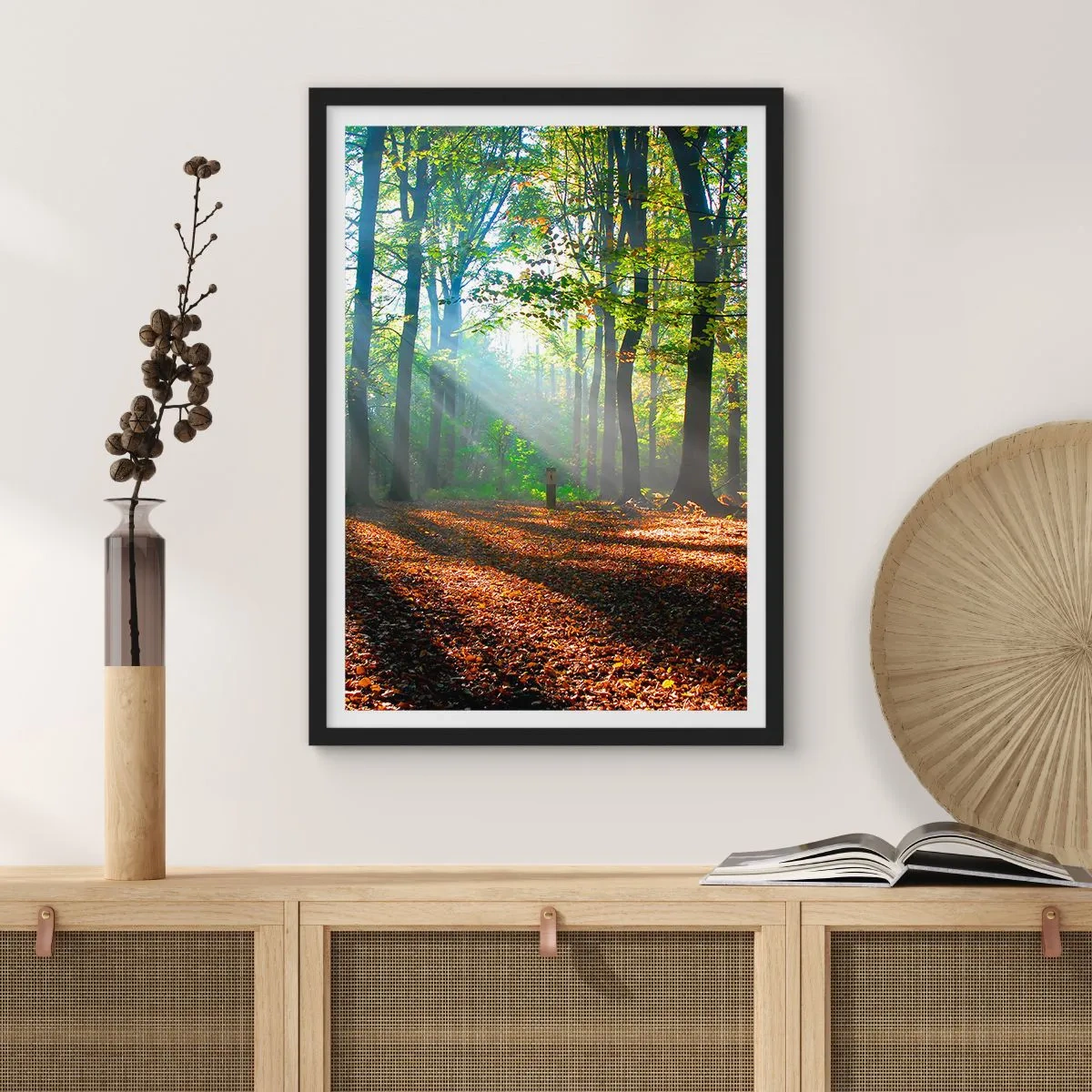 Pôster com moldura preta - Raios de sol na floresta de outono - 50x70cm - Luzes e sombras - Decoração de parede moderna para a sala de estar e quarto ARTTOR