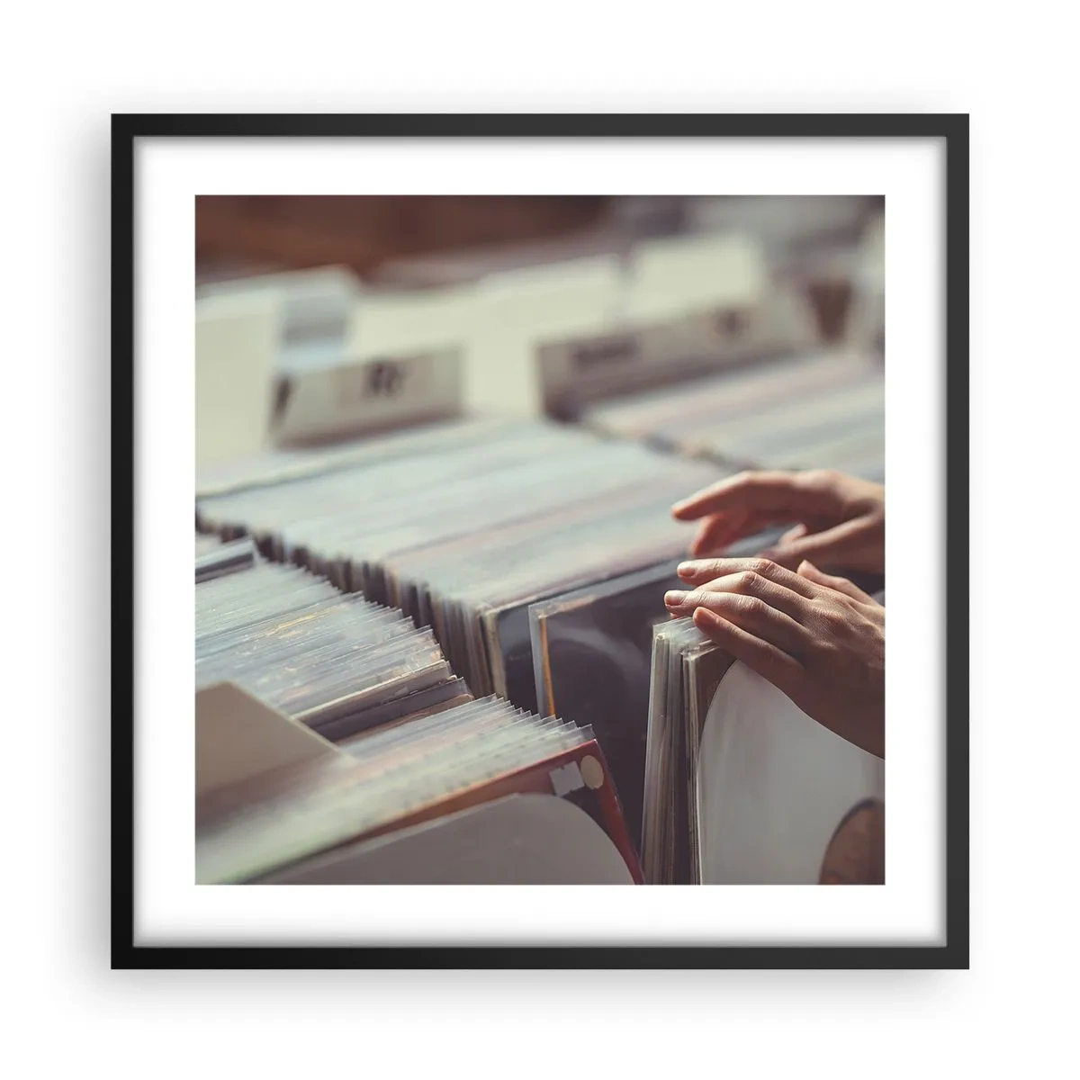 Pôster com moldura preta - Em busca de emoções - 50x50 cm