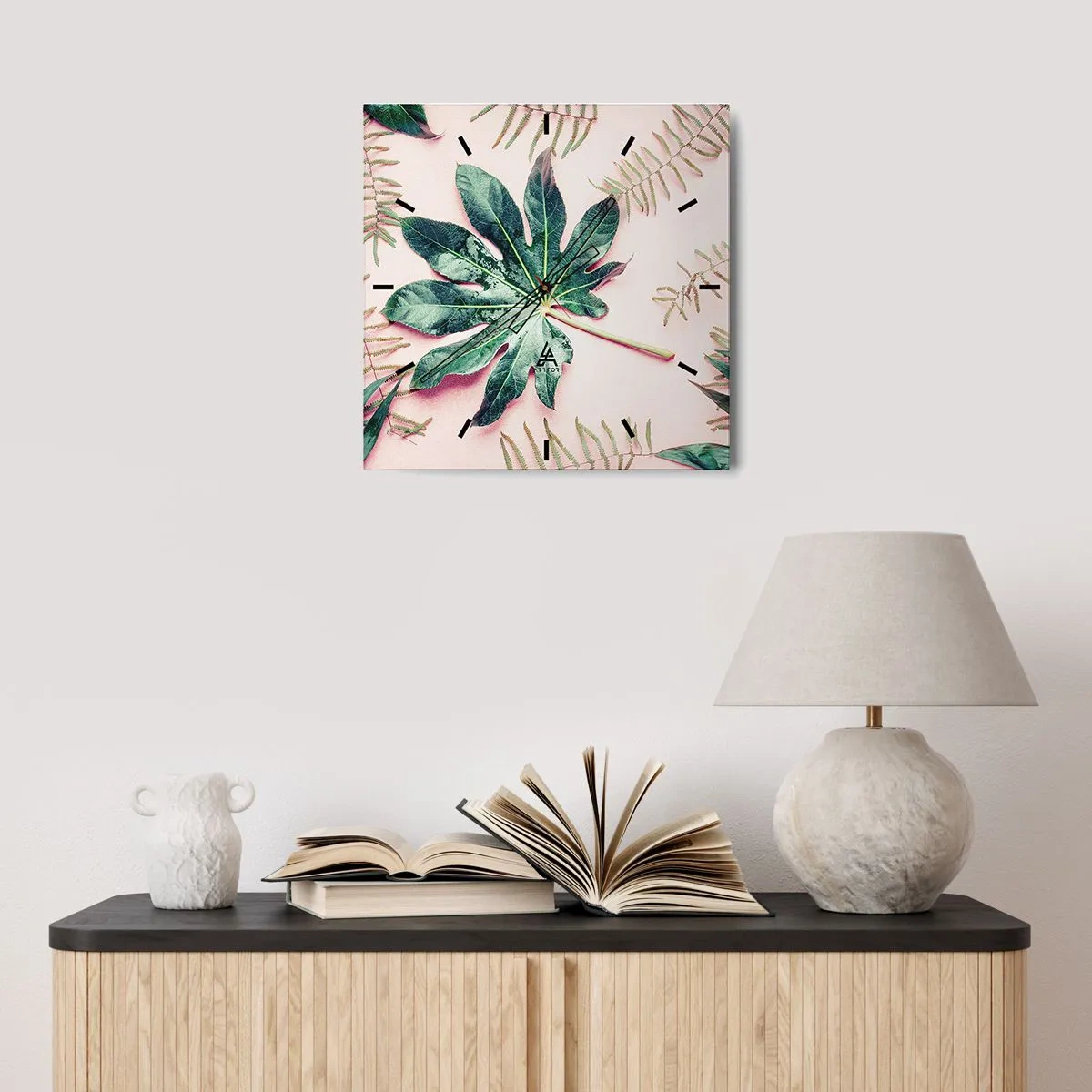 Relógio de parede - Relógio em vidro - Estudo do verde em um fundo rosa - 30x30 cm