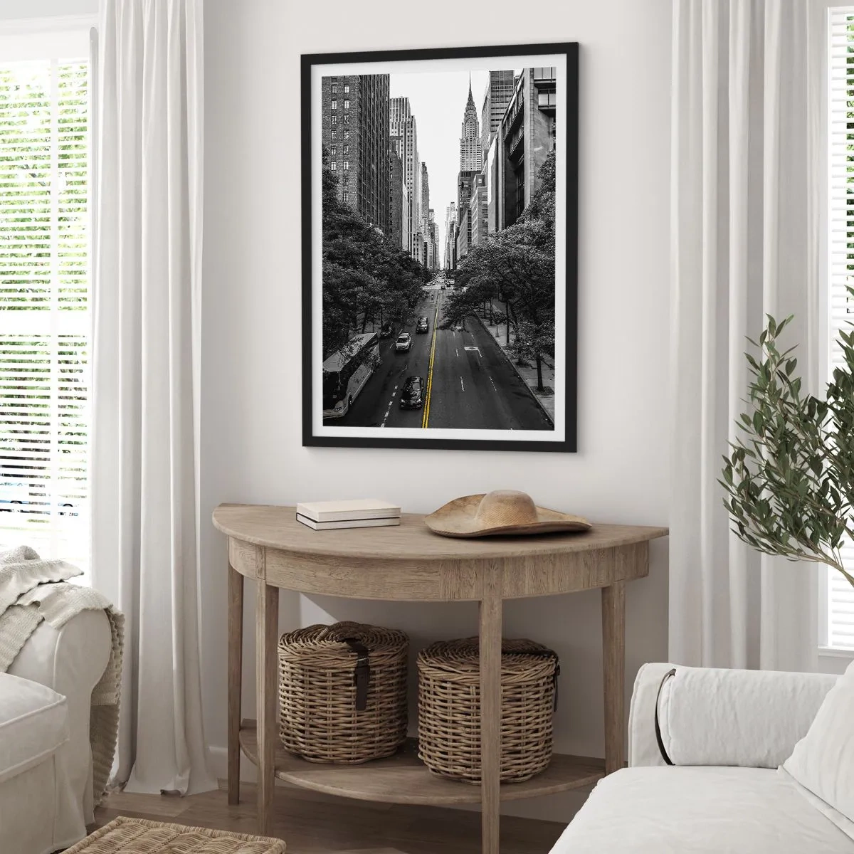 Pôster com moldura preta - Panorama da cidade em preto e branco com uma linha amarela na estrada - 50x70cm - Manhã em Nova Iorque - Decoração de parede moderna para a sala de estar e quarto ARTTOR