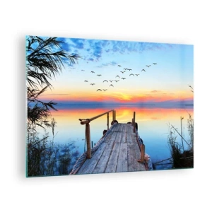 Quadro em vidro - Um cais de madeira sobre um lago ao pôr do sol com um bando de pássaros voando acima - 70x50cm - É hora de voltar... - Decoração de parede moderna para a sala de estar e quarto ARTTOR