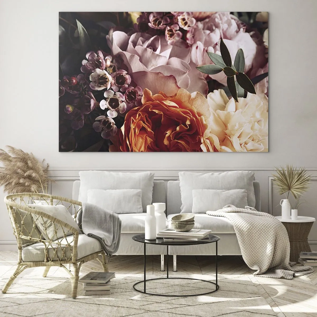 Quadro em vidro - Um close de uma composição de rosas, cravos e pequenas flores. - 70x50cm - Envolto em beleza - Decoração de parede moderna para a sala de estar e quarto ARTTOR