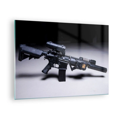Quadro em vidro - Um rifle de assalto preto com acessórios sobre um fundo claro - 70x50cm - O Cavaleiro das Trevas - Decoração de parede moderna para a sala de estar e quarto ARTTOR