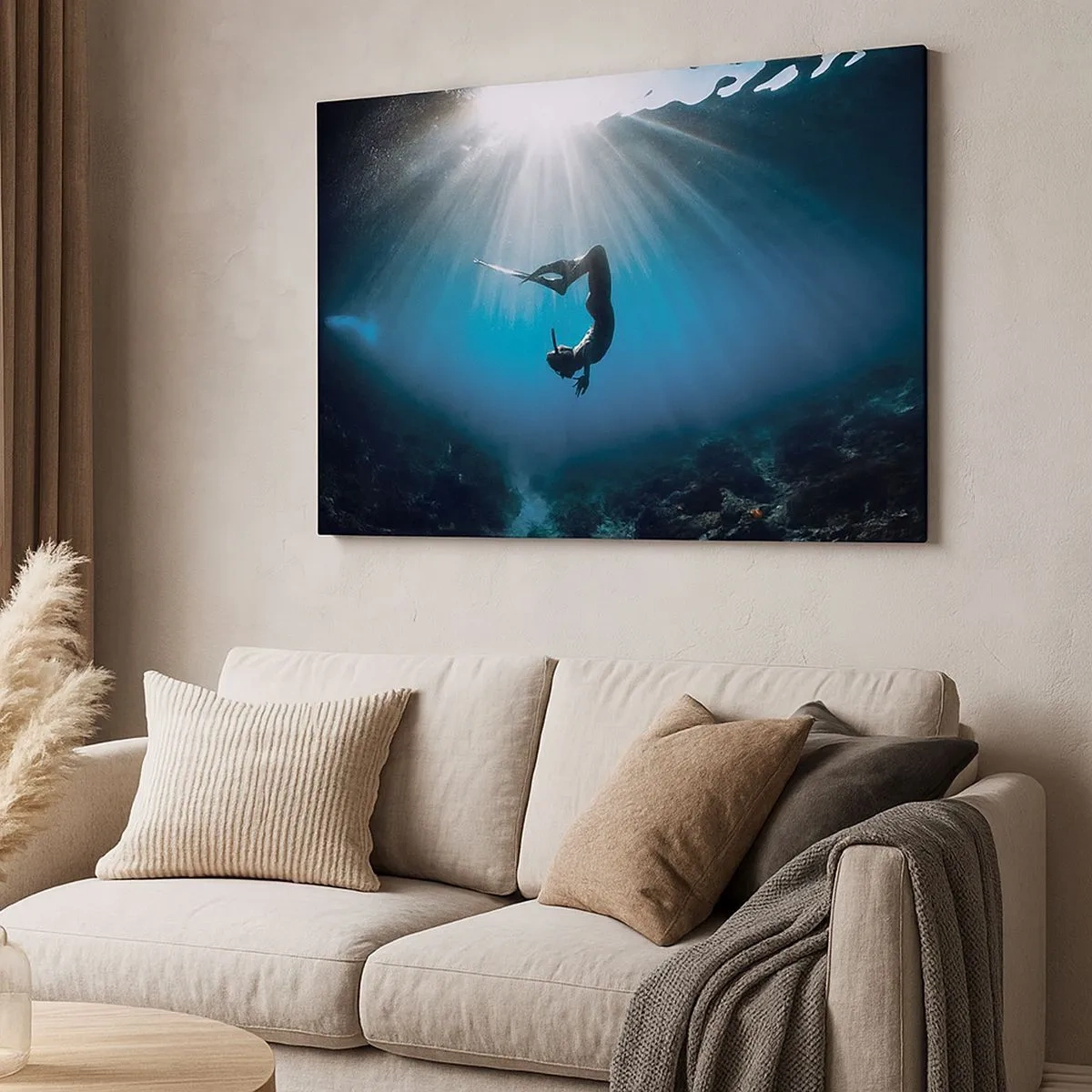 Quadro em tela - Um mergulhador flutuando em um feixe de luz subaquático - 70x50cm - Dança subaquática - Decoração de parede moderna para a sala de estar e quarto ARTTOR