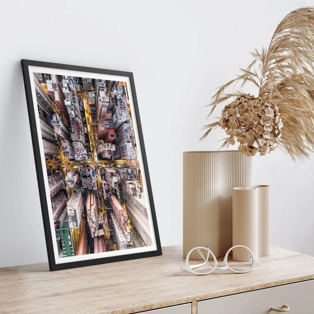 Pôster com moldura preta - Vista aérea da cidade à noite - 50x70cm - Saudações de Hong Kong - Decoração de parede moderna para a sala de estar e quarto ARTTOR