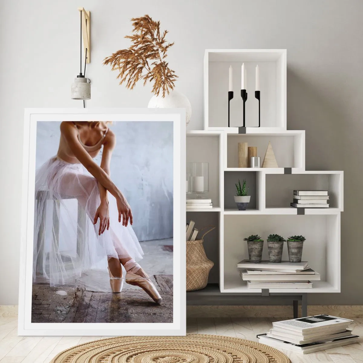 Pôster em moldura branca - Antes das luzes da ribalta ascenderem - 70x100 cm