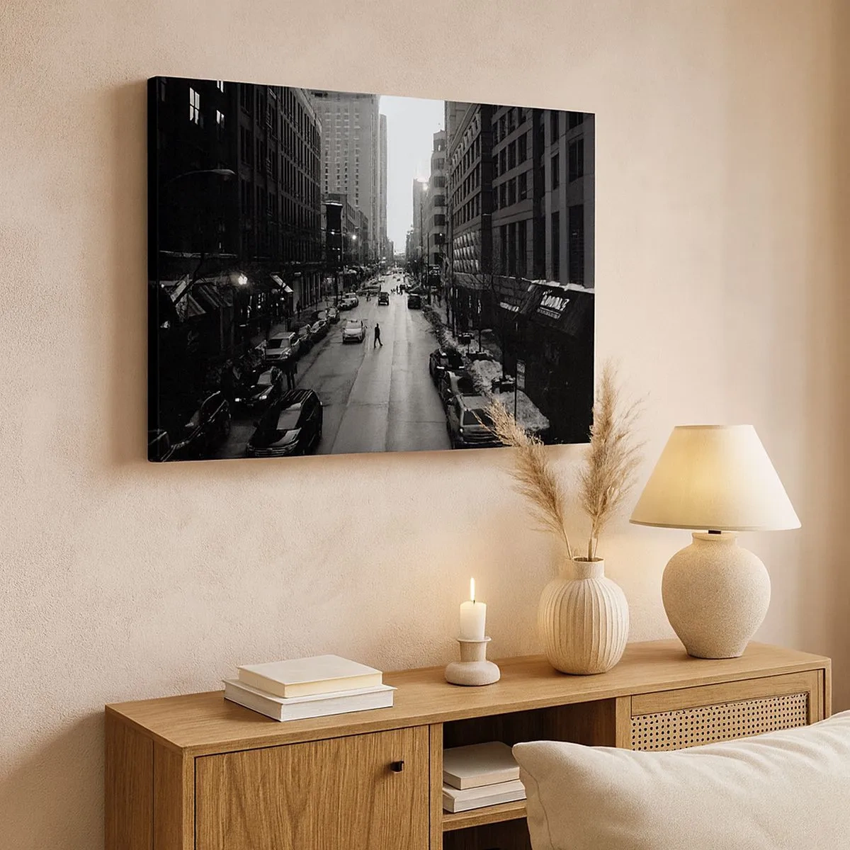 Quadro em tela - Uma rua preta e branca no meio da cidade com carros e pedestres - 70x50cm - Outro dia como todos os dias - Decoração de parede moderna para a sala de estar e quarto ARTTOR