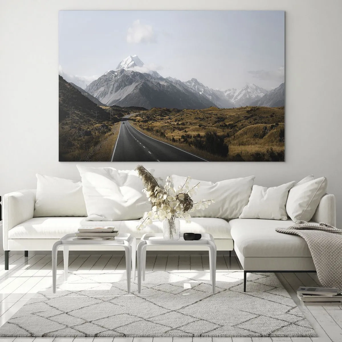 Quadro em vidro - Uma estrada de asfalto que leva às montanhas cobertas de neve - 70x50cm - O caminho para o coração das montanhas - Decoração de parede moderna para a sala de estar e quarto ARTTOR