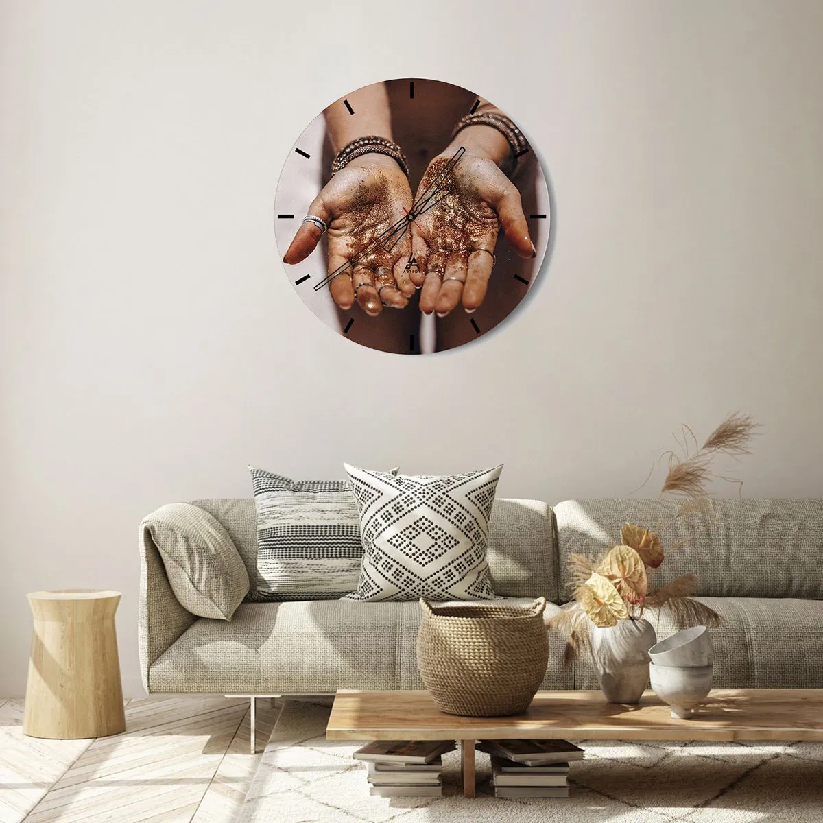 Relógio de parede - Relógio em vidro - Mãos de uma mulher cobertas com glitter dourado - 30x30cm - Um presente para si - Decoração de parede moderna para a sala de estar, cozinha e quarto ARTTOR