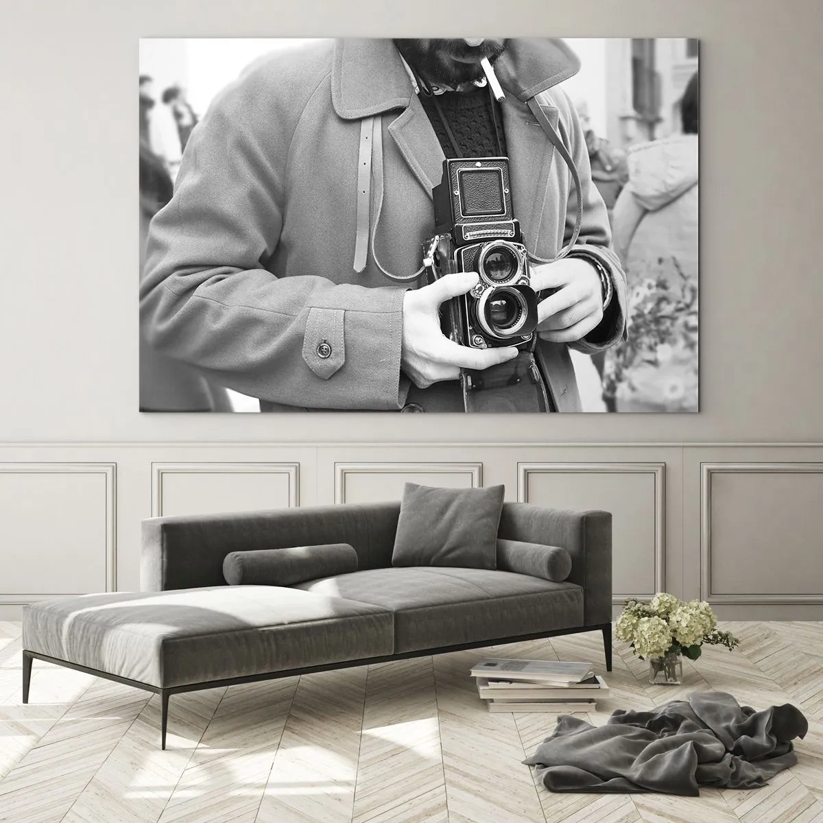Quadro em vidro - Foto em preto e branco de um homem com uma câmera analógica - 70x50cm - Estilo retro - Decoração de parede moderna para a sala de estar e quarto ARTTOR