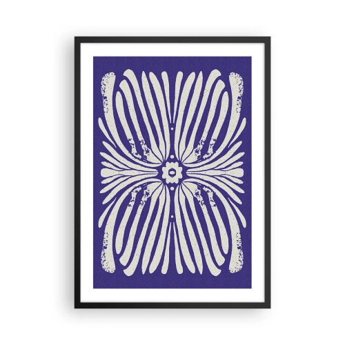 Pôster com moldura preta - Padrão floral retrô simétrico em fundo azul marinho - 50x70cm - Inspirações étnicas - Decoração de parede moderna para a sala de estar e quarto ARTTOR