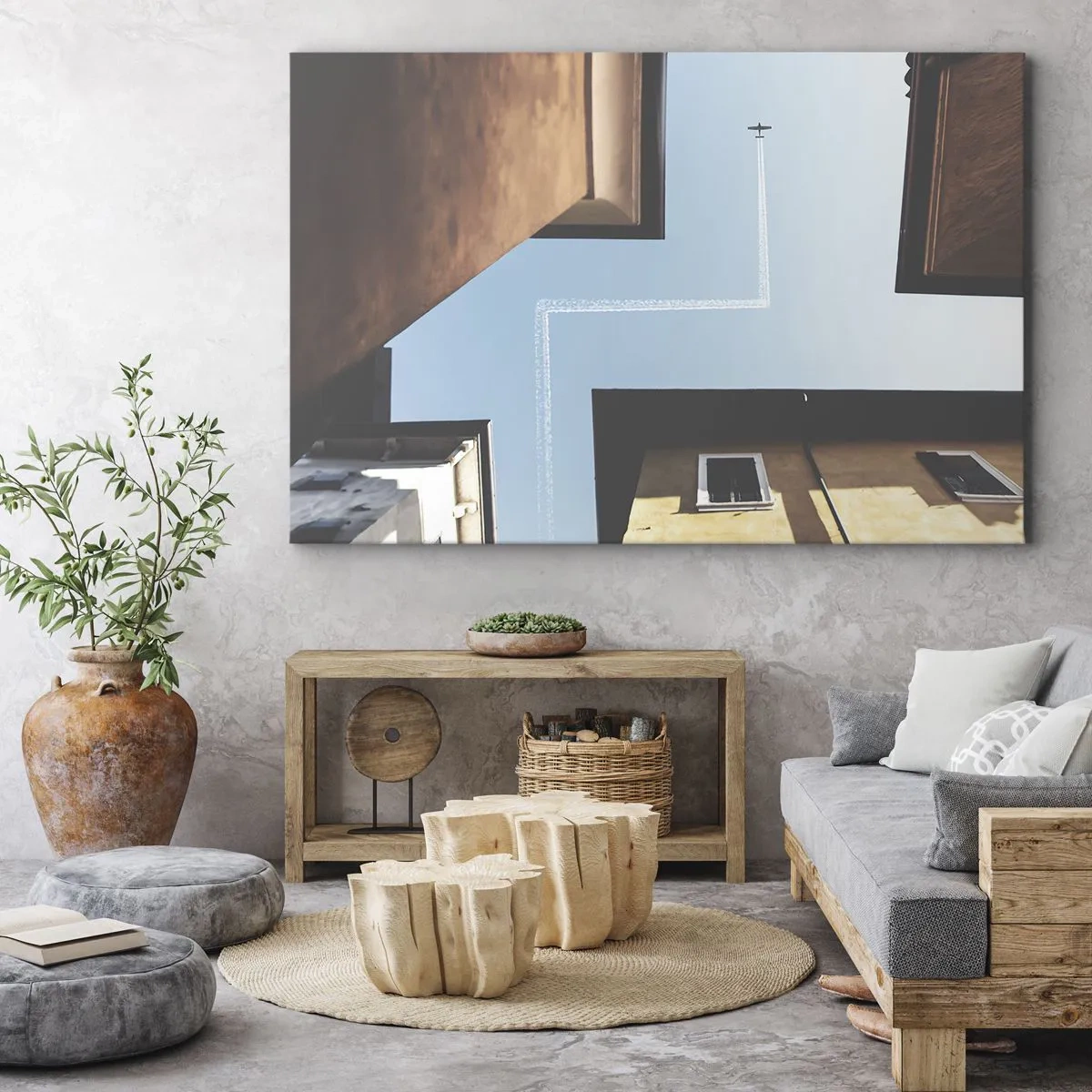 Quadro em tela - Vista do avião e seu rastro no céu a partir de uma perspectiva de rua - 70x50cm - Acima do labirinto da cidade - Decoração de parede moderna para a sala de estar e quarto ARTTOR
