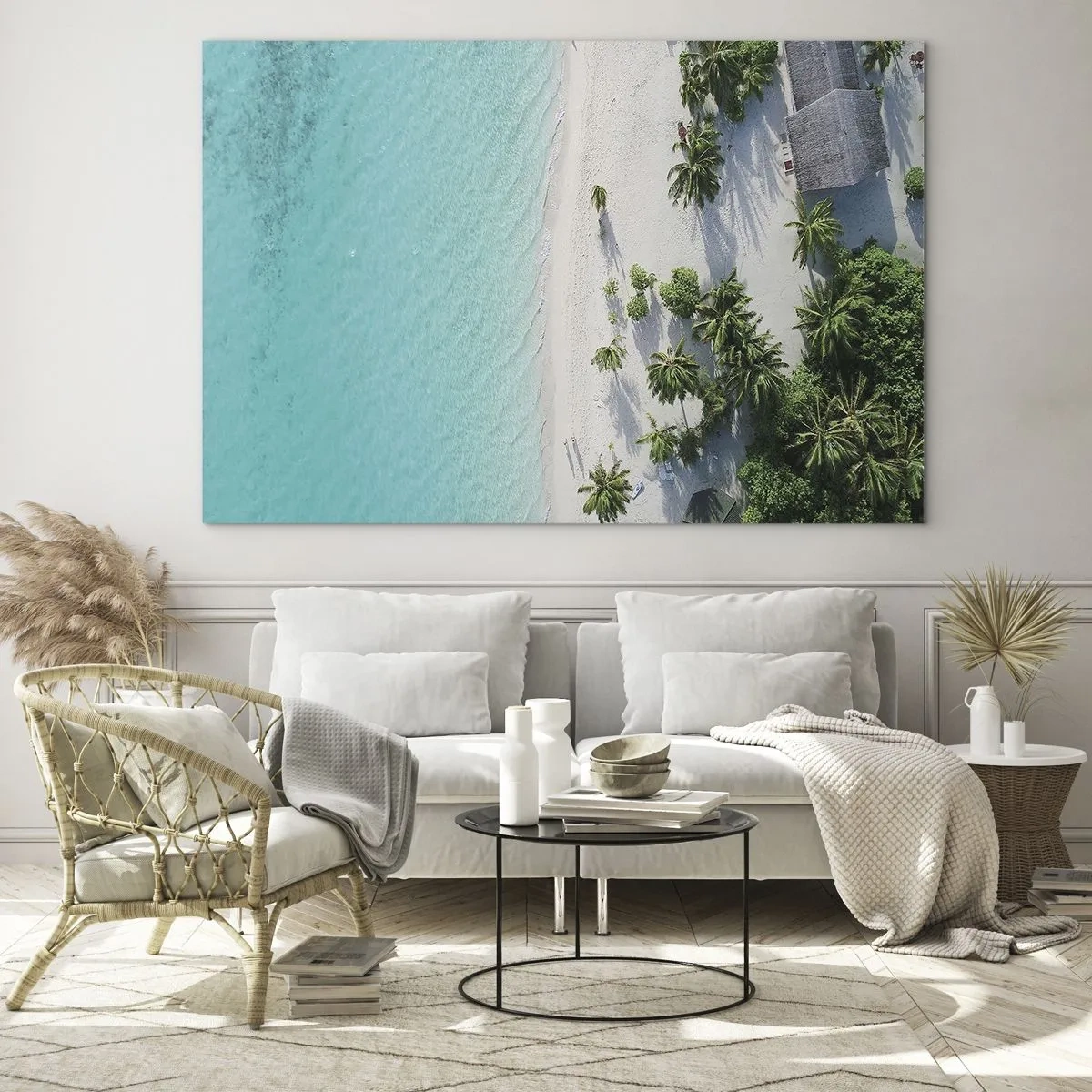 Quadro em vidro - Uma vista aérea de uma praia tropical com palmeiras e um mar azul-turquesa - 70x50cm - Férias no paraíso - Decoração de parede moderna para a sala de estar e quarto ARTTOR