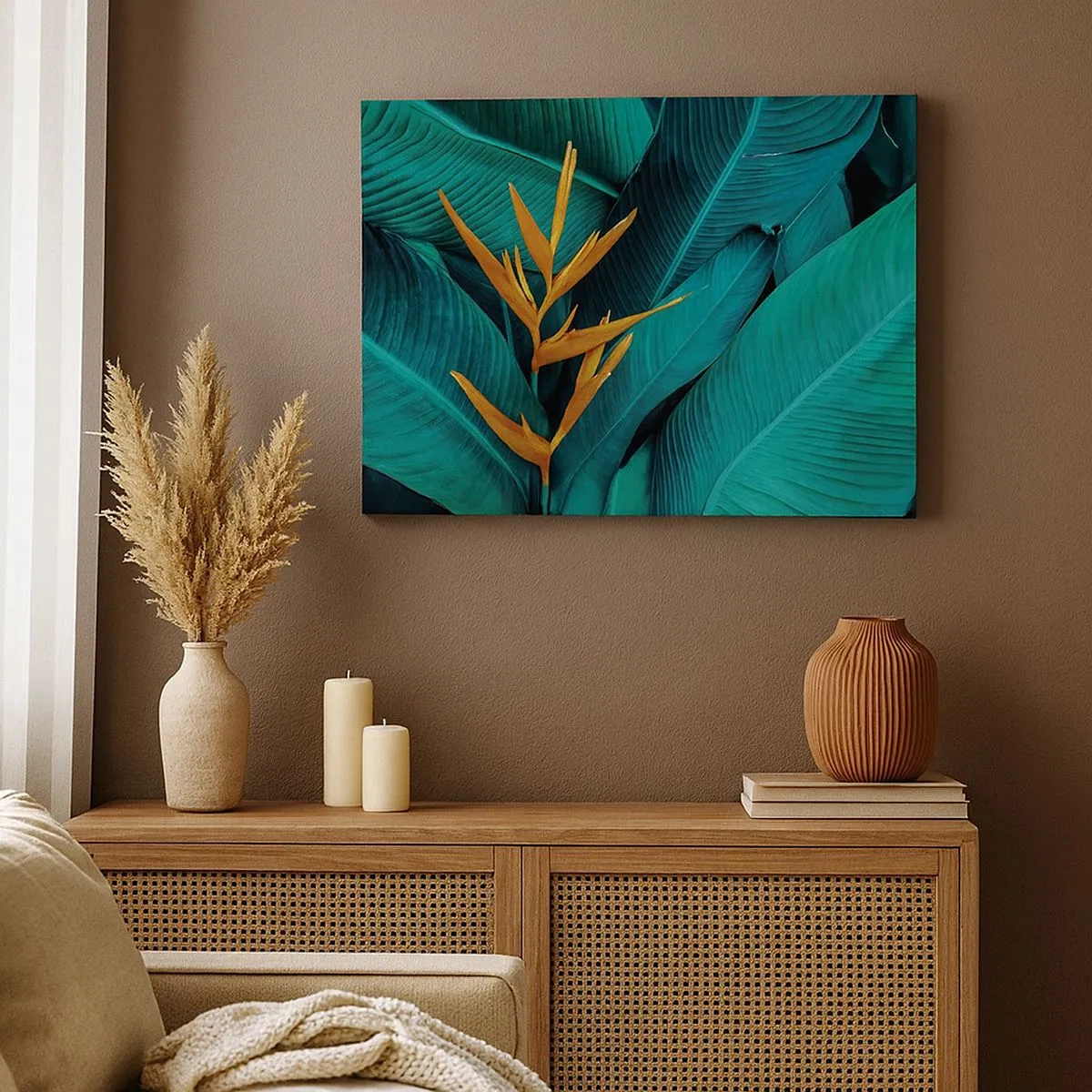 Quadro em tela - Uma flor exótica sobre um fundo de folhas de bananeira em tons turquesa. - 70x50cm - Flor do Éden - Decoração de parede moderna para a sala de estar e quarto ARTTOR
