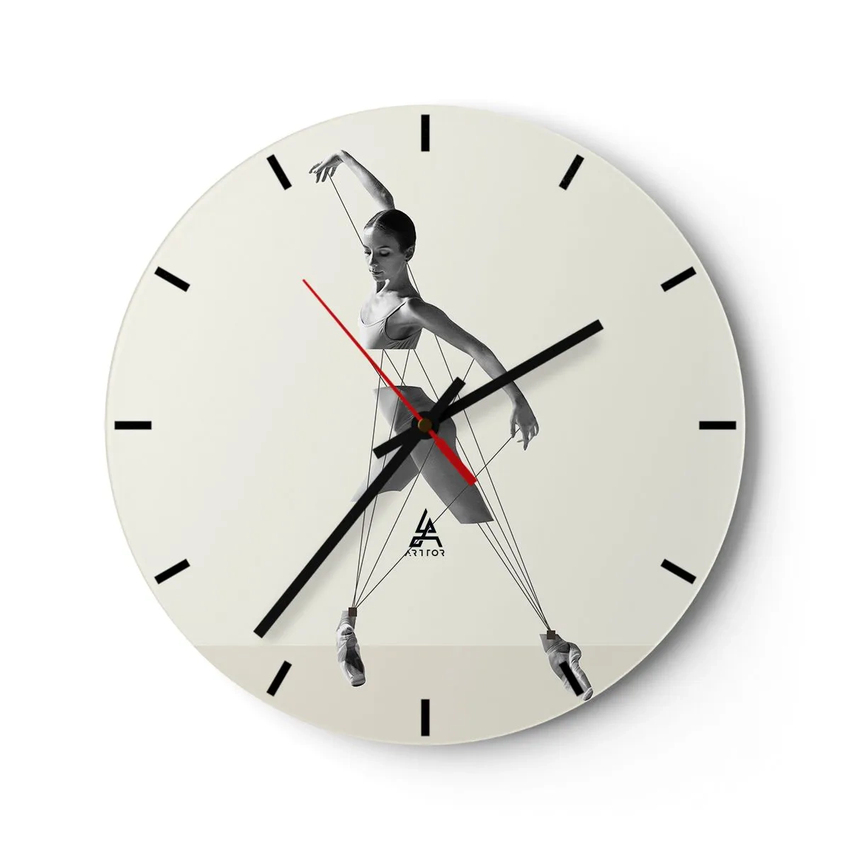 Relógio de parede - Relógio em vidro - Uma bailarina preta e branca estilizada como uma marionete em um fundo claro. - 30x30cm - No teatro do mundo - Decoração de parede moderna para a sala de estar, cozinha e quarto ARTTOR
