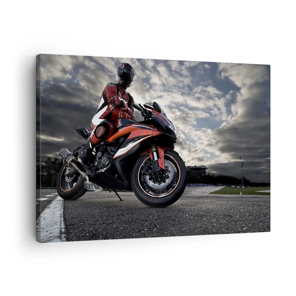 Quadro em tela - Um motociclista em uma motocicleta esportiva contra um céu nublado - 70x50cm - Cavaleiro das Trevas - Decoração de parede moderna para a sala de estar e quarto ARTTOR