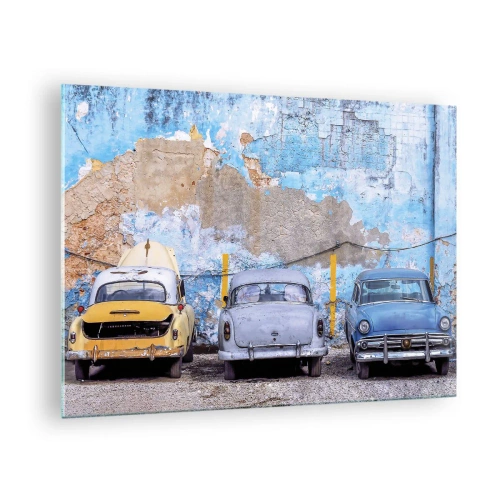 Quadro em vidro - Carros antigos com uma parede em ruínas ao fundo - 70x50cm - Encontro de Veteranos - Decoração de parede moderna para a sala de estar e quarto ARTTOR
