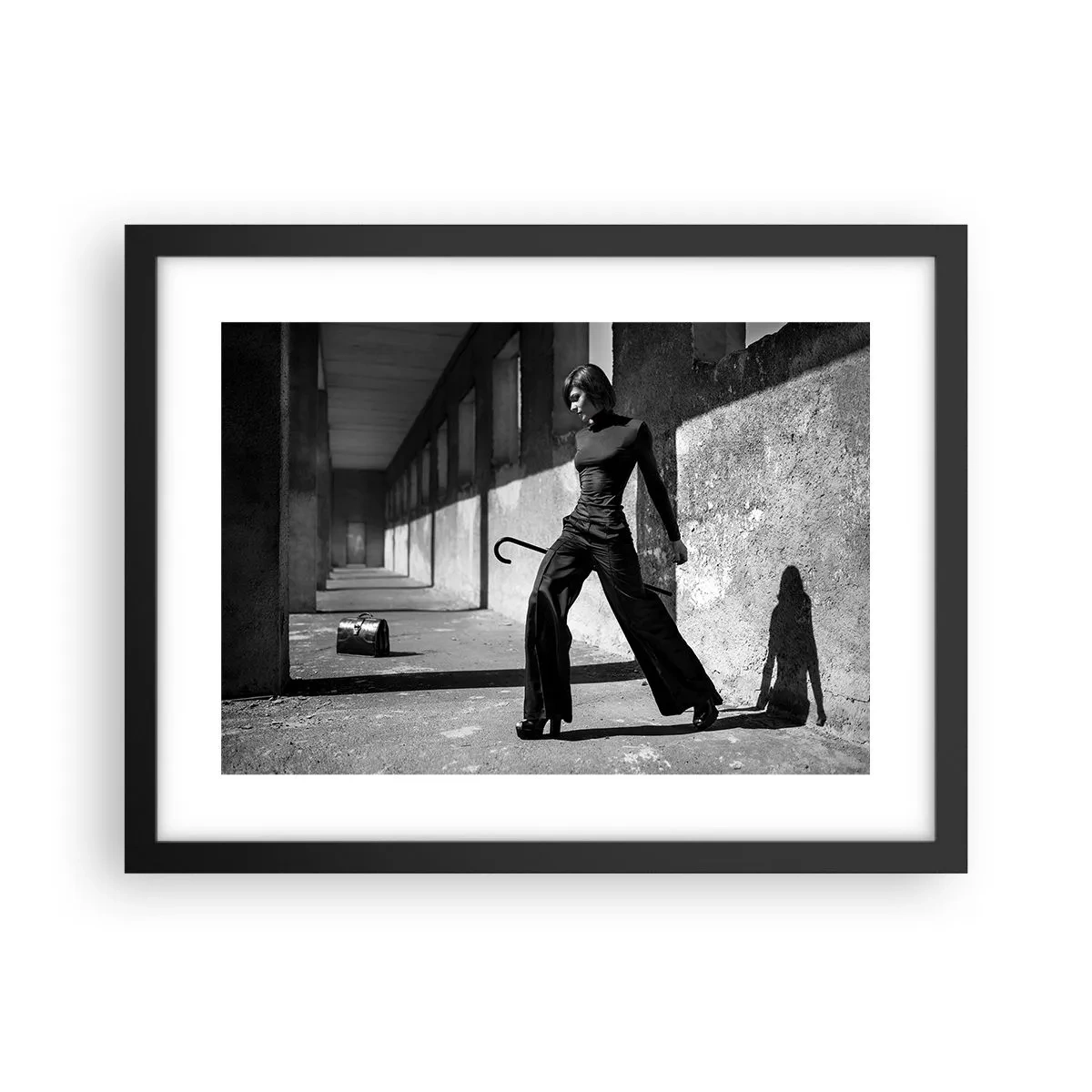 Pôster com moldura preta - Elegância urbana - 40x30 cm