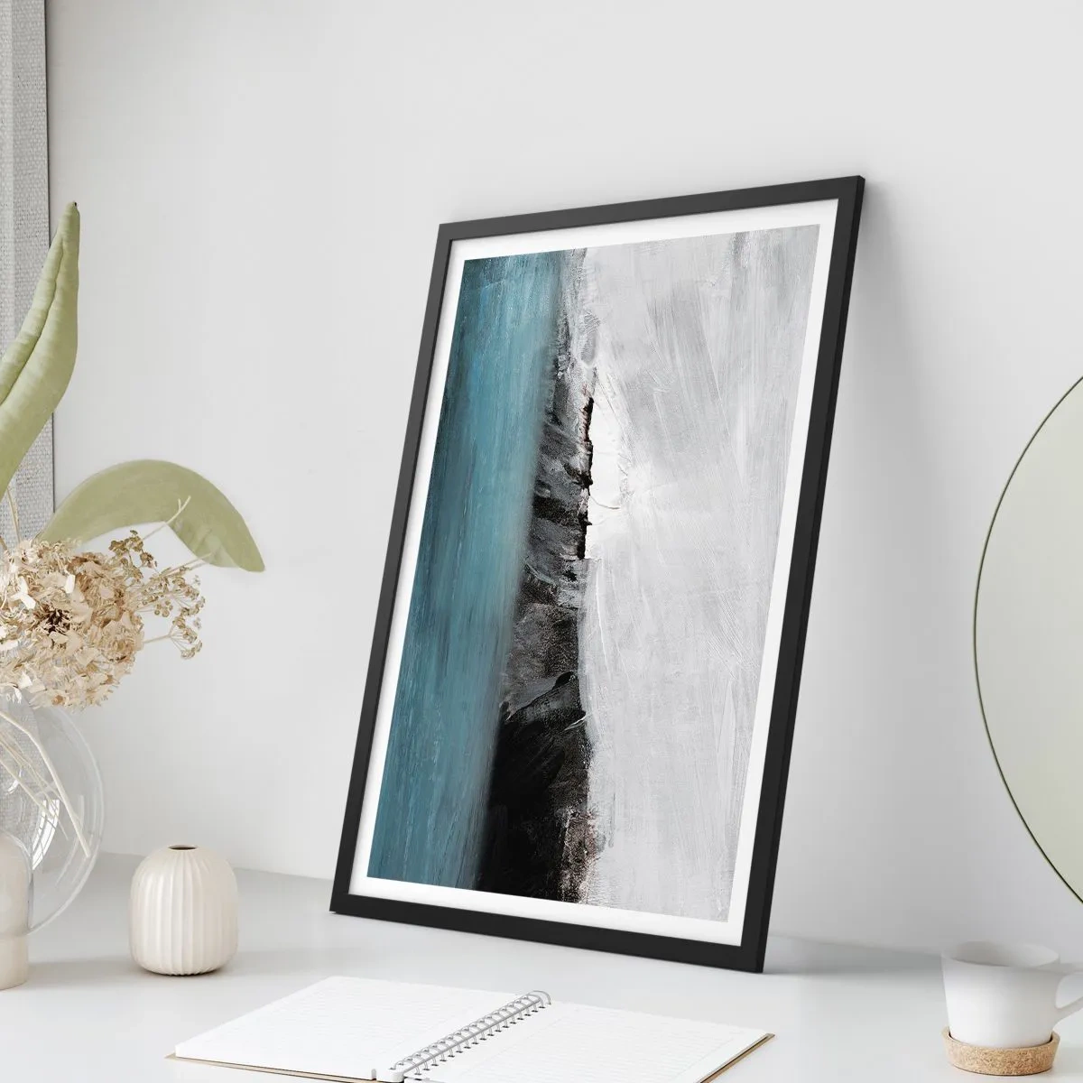 Pôster com moldura preta - Composição abstrata de uma costa rochosa e oceano - 50x70cm - Água – terra: choque dos elementos - Decoração de parede moderna para a sala de estar e quarto ARTTOR