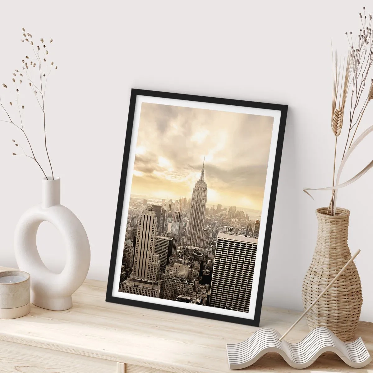 Pôster com moldura preta - Panorama da cidade de Nova York com o Empire State Building - 50x70cm - Nova Iorque em tons de cinza - Decoração de parede moderna para a sala de estar e quarto ARTTOR