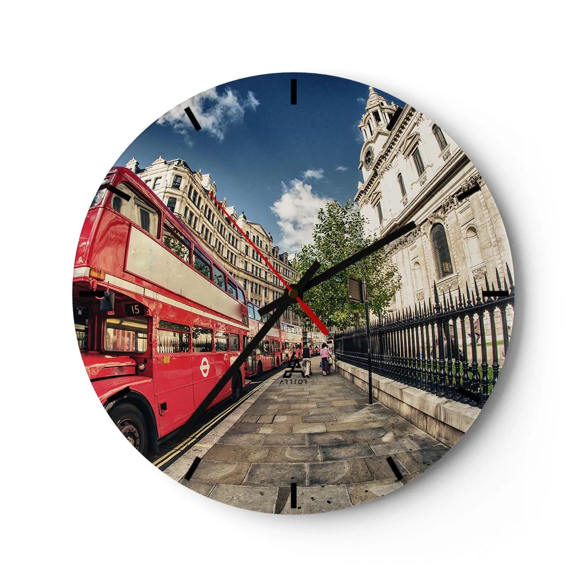Relógio de parede - Relógio em vidro - Um ônibus vermelho de dois andares em uma rua da cidade em um dia ensolarado - 30x30cm - Rua de Londres em cinza e vermelho - Decoração de parede moderna para a sala de estar, cozinha e quarto ARTTOR