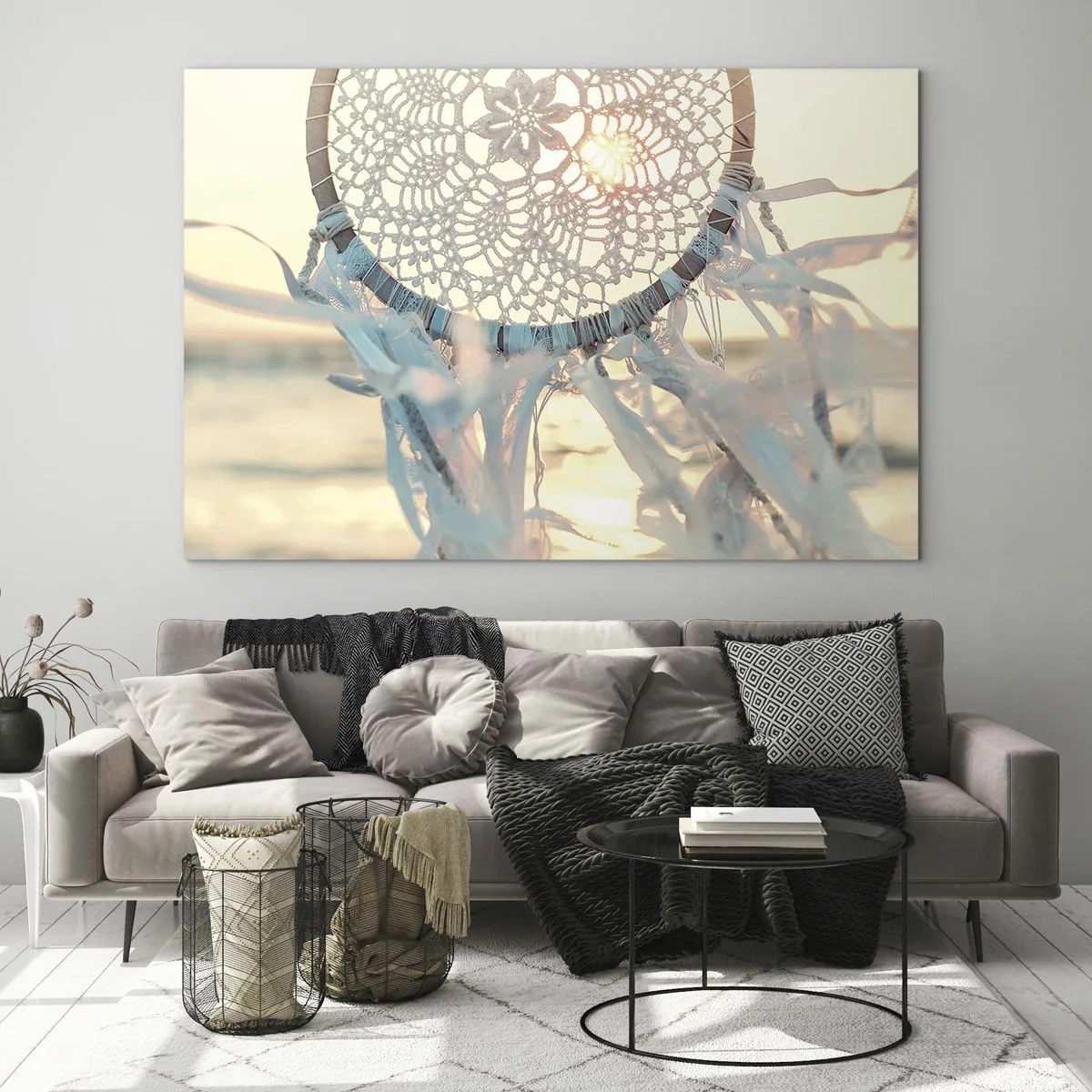 Quadro em vidro - Um totem de renda com franjas delicadas tendo como pano de fundo o pôr do sol sobre o mar. - 70x50cm - Totem de renda - Decoração de parede moderna para a sala de estar e quarto ARTTOR