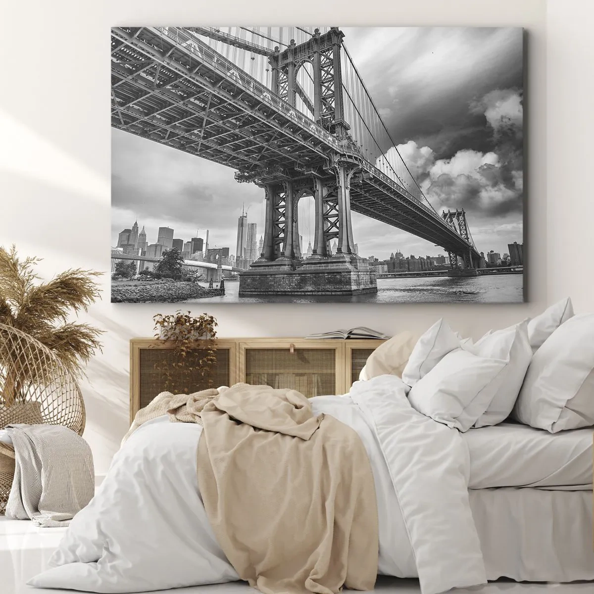 Quadro em tela - Uma ponte em preto e branco com vista para a cidade - 70x50cm - Ao coração da cidade - Decoração de parede moderna para a sala de estar e quarto ARTTOR