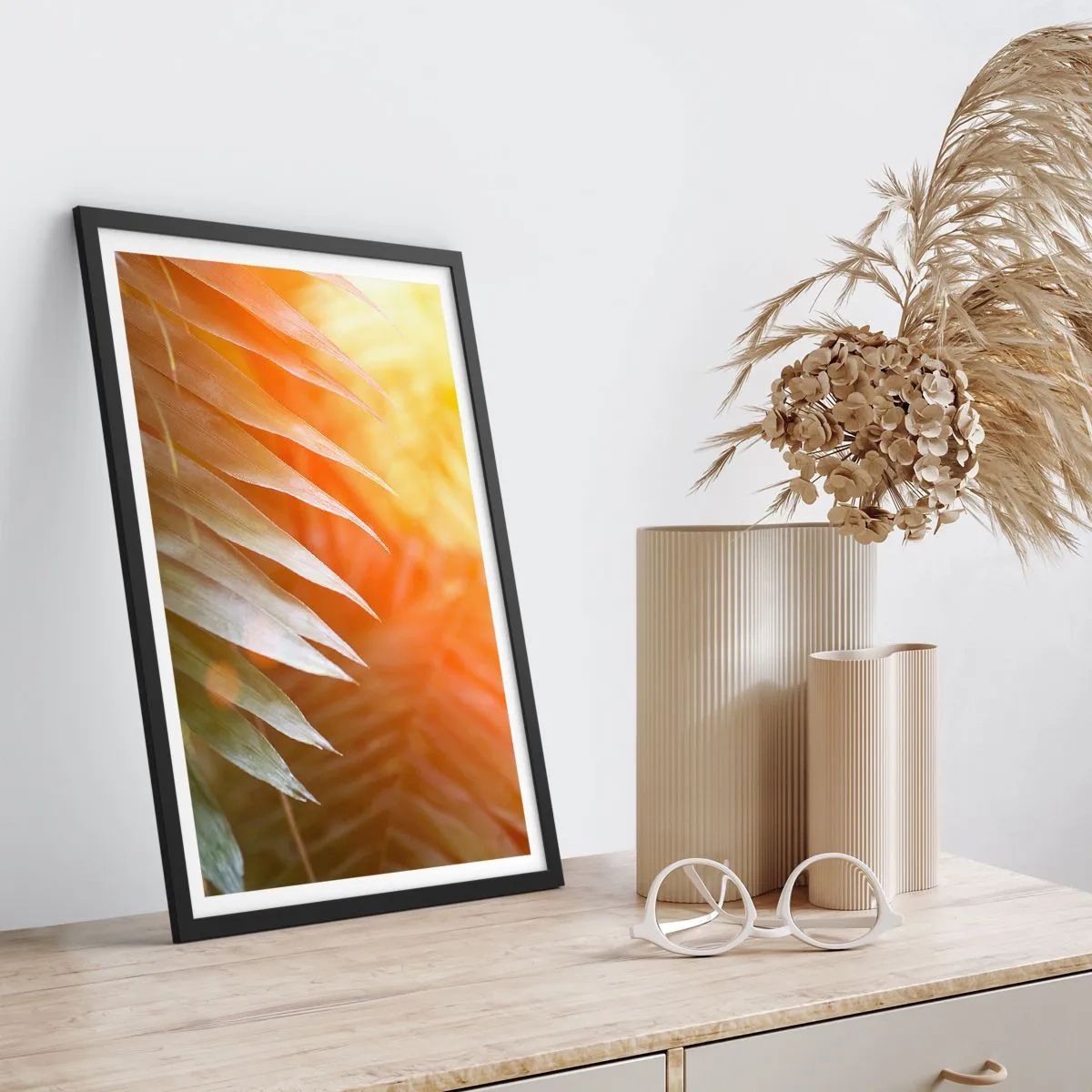 Pôster com moldura preta - Folhas de palmeira à luz do pôr do sol - 50x70cm - Manhã na selva - Decoração de parede moderna para a sala de estar e quarto ARTTOR