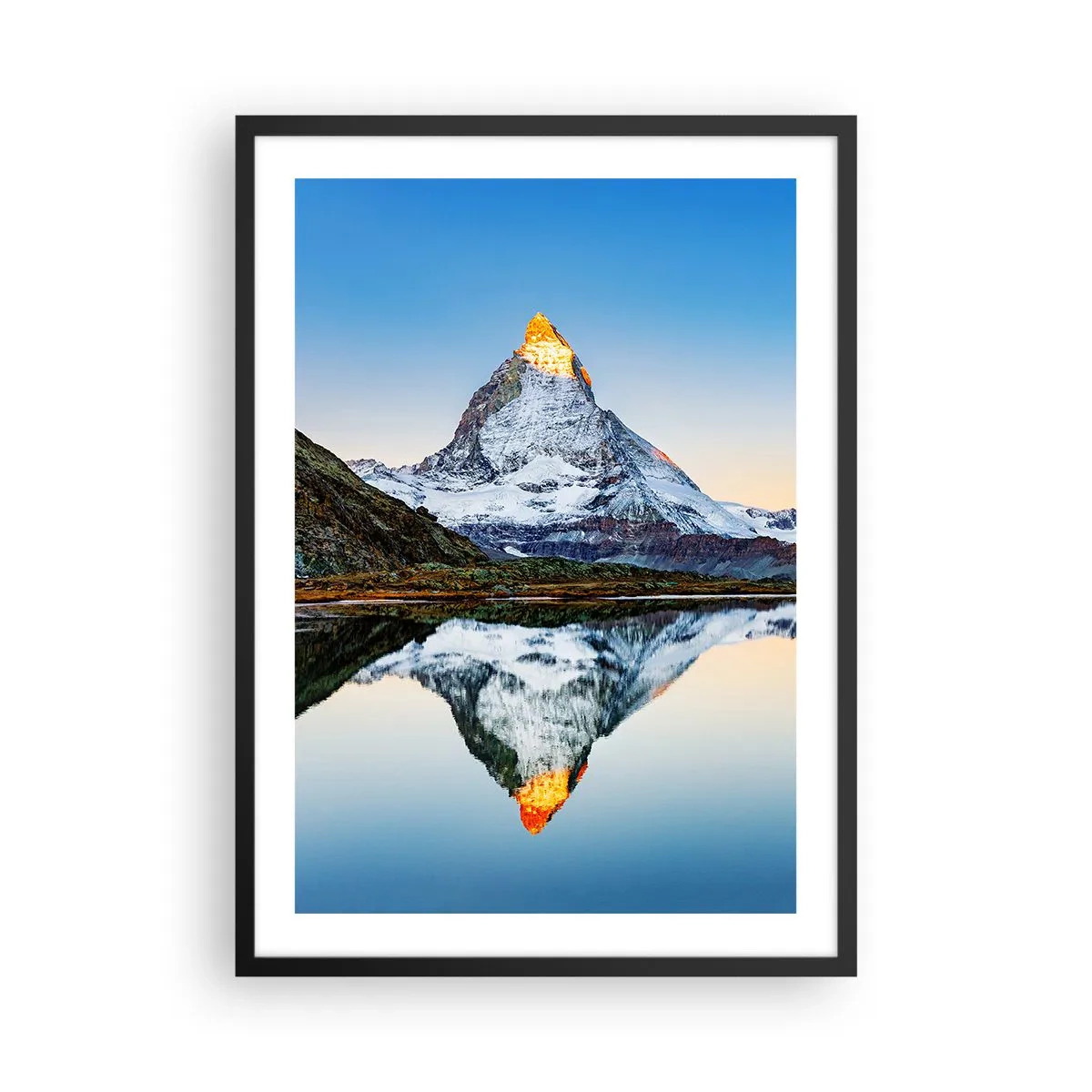 Pôster com moldura preta - Uma montanha com um pico coberto de neve refletido em um lago - 50x70cm - Dois mundos - Decoração de parede moderna para a sala de estar e quarto ARTTOR