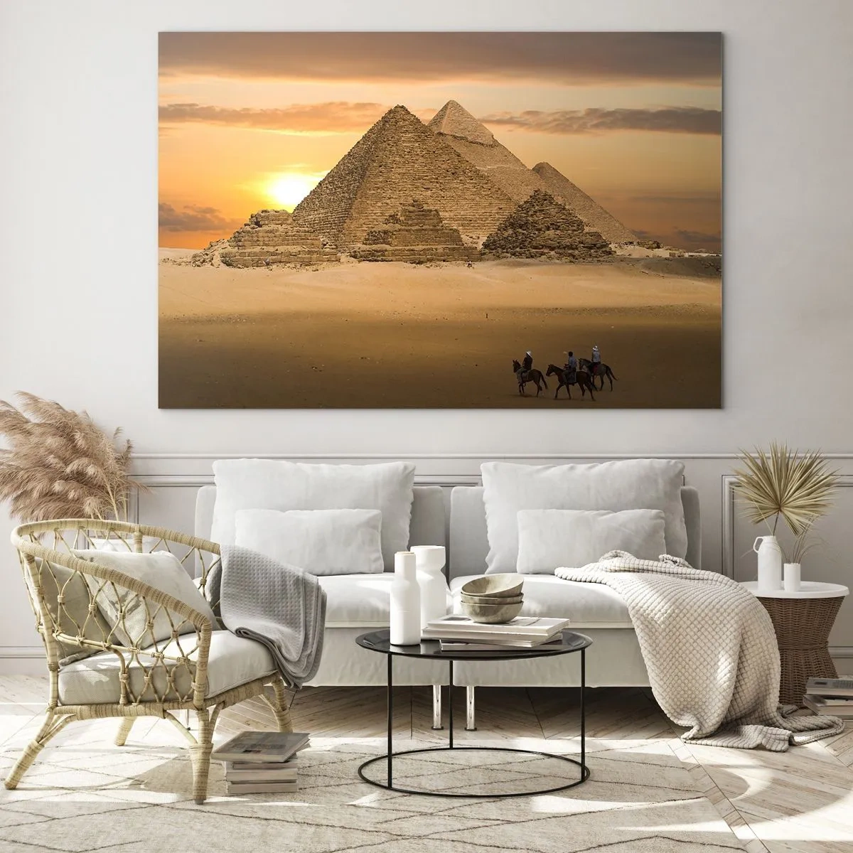 Quadro em vidro - As Pirâmides de Gizé ao pôr do sol com cavaleiros a cavalo - 70x50cm - Sem mudança durante milhares de anos - Decoração de parede moderna para a sala de estar e quarto ARTTOR