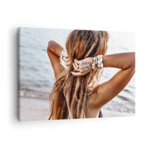 Quadro em tela - Uma mulher na praia com o cabelo esvoaçando ao sol - 70x50cm - Irmã da água e do sol - Decoração de parede moderna para a sala de estar e quarto ARTTOR