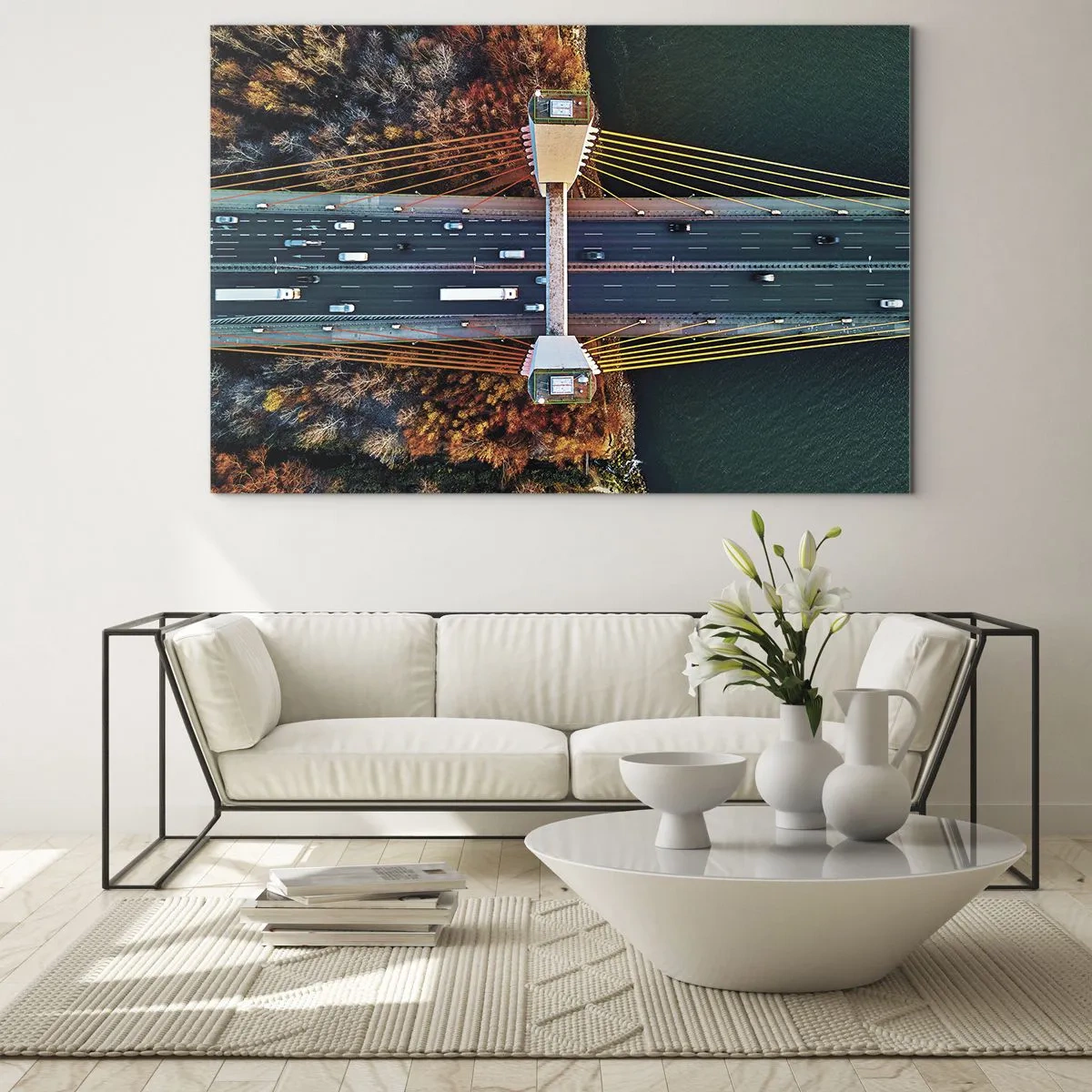 Quadro em vidro - Vista aérea da ponte com disposição simétrica de cabos e carros - 70x50cm - Além das águas, além das florestas - Decoração de parede moderna para a sala de estar e quarto ARTTOR