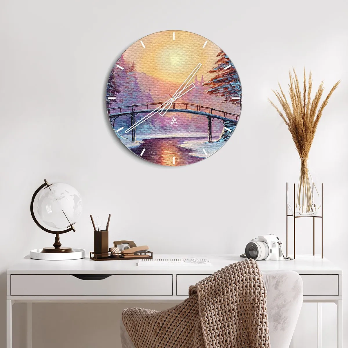 Relógio de parede - Relógio em vidro - Uma ponte sobre um rio ao pôr do sol em uma paisagem de inverno - 30x30cm - Quatro estações - inverno - Decoração de parede moderna para a sala de estar, cozinha e quarto ARTTOR